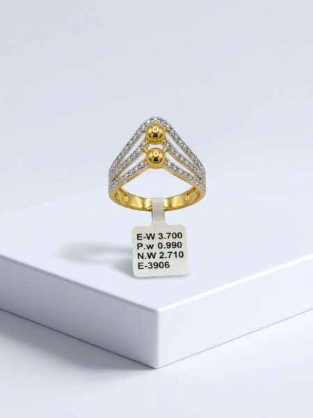 Gold V-Band Ring