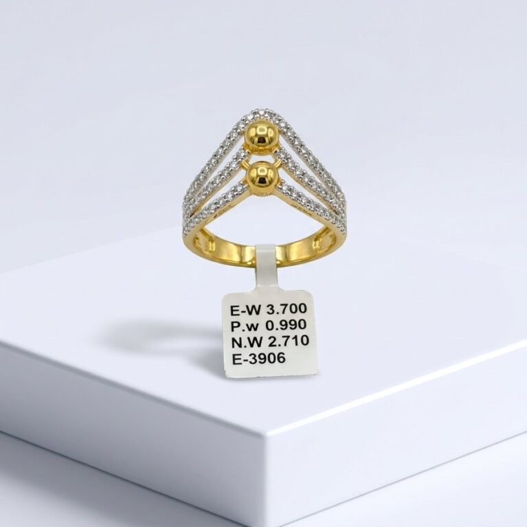 Gold V-Band Ring